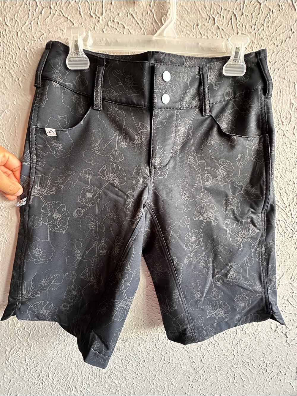 Wild Rye Freel MTB Bike Shorts Women's 6 Lotus
Greyscale Floral 12 - Picture 7 of 16